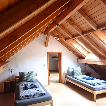 Am Rursee Obst- Und Wintergarten Fuer 8 Personen, 2 Hunde, Familien & Firmen